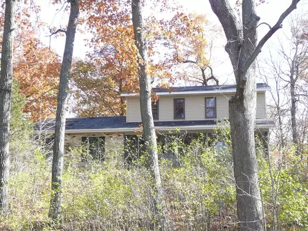 5092 Horizon CT, West Bend, WI 53095