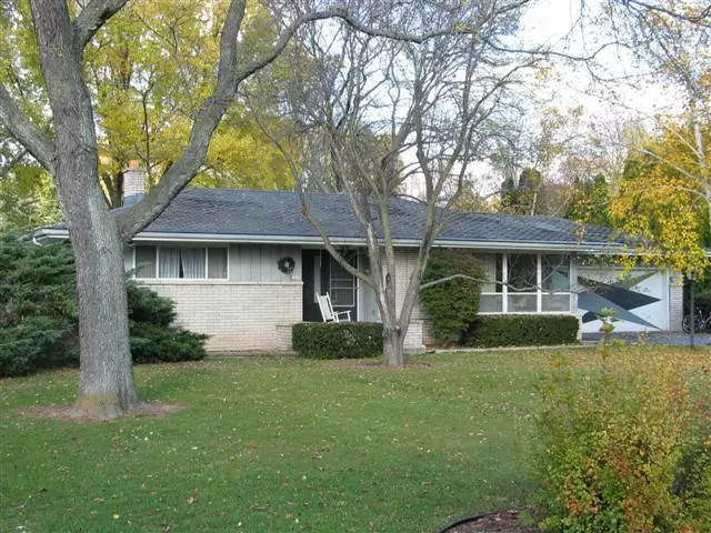 Mequon, WI 53092,2400 W Glenbrook Ln