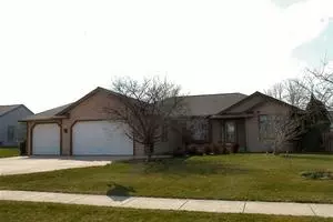 311 S Cottrell Dr, Saukville, WI 53080