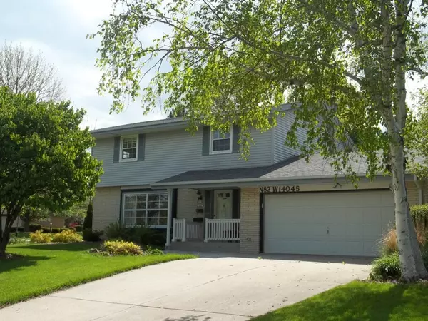 N82W14045 Menomonee Ave, Menomonee Falls, WI 53051