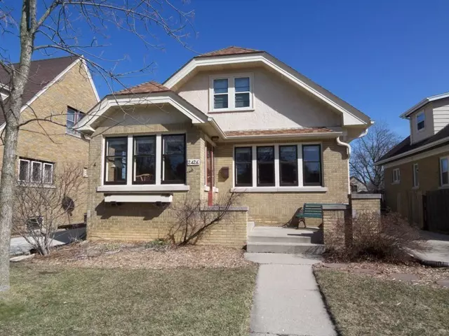 Wauwatosa, WI 53213,2426 Lefeber Ave