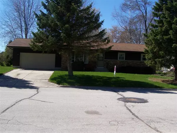 201 6th St, Sheboygan Falls, WI 53085