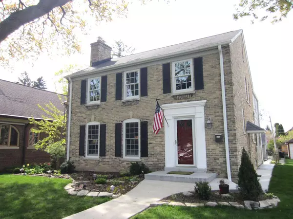 8811 Jackson Park Blvd, Wauwatosa, WI 53226