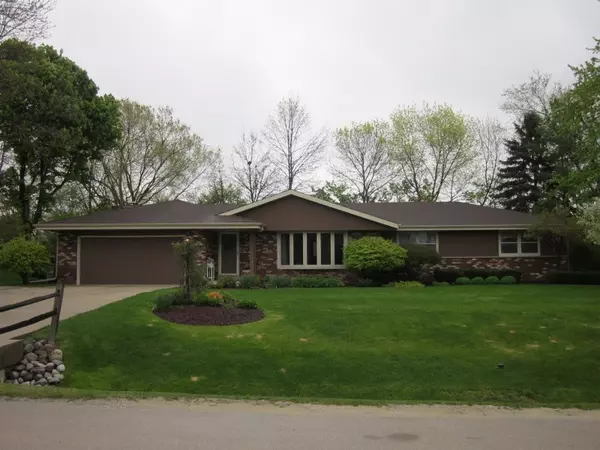 3670 S Greenlawn Ter, New Berlin, WI 53151