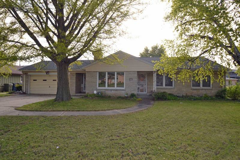 5463 N 76th St, Milwaukee, WI 53218