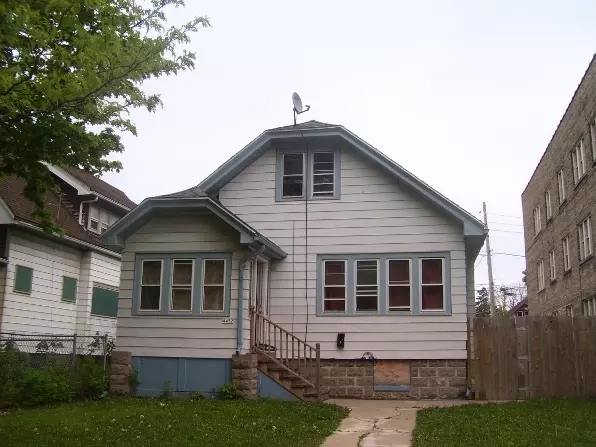 4452 N 28th St, Milwaukee, WI 53209