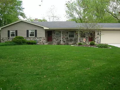 220 N Beaumont Ave, Brookfield, WI 53005