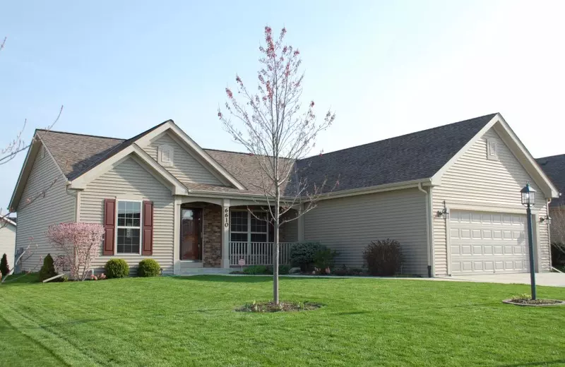 6610 Greenhill Dr, Mount Pleasant, WI 53406