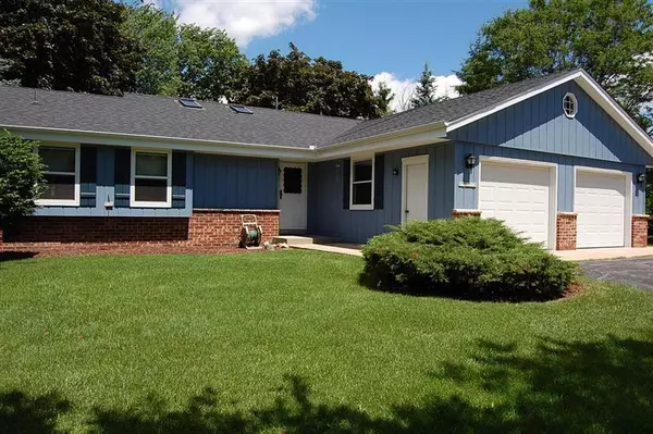 N78W15638 Longwood St, Menomonee Falls, WI 53051