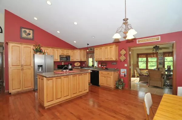 Slinger, WI 53086,635 Hunters Crossing Ct