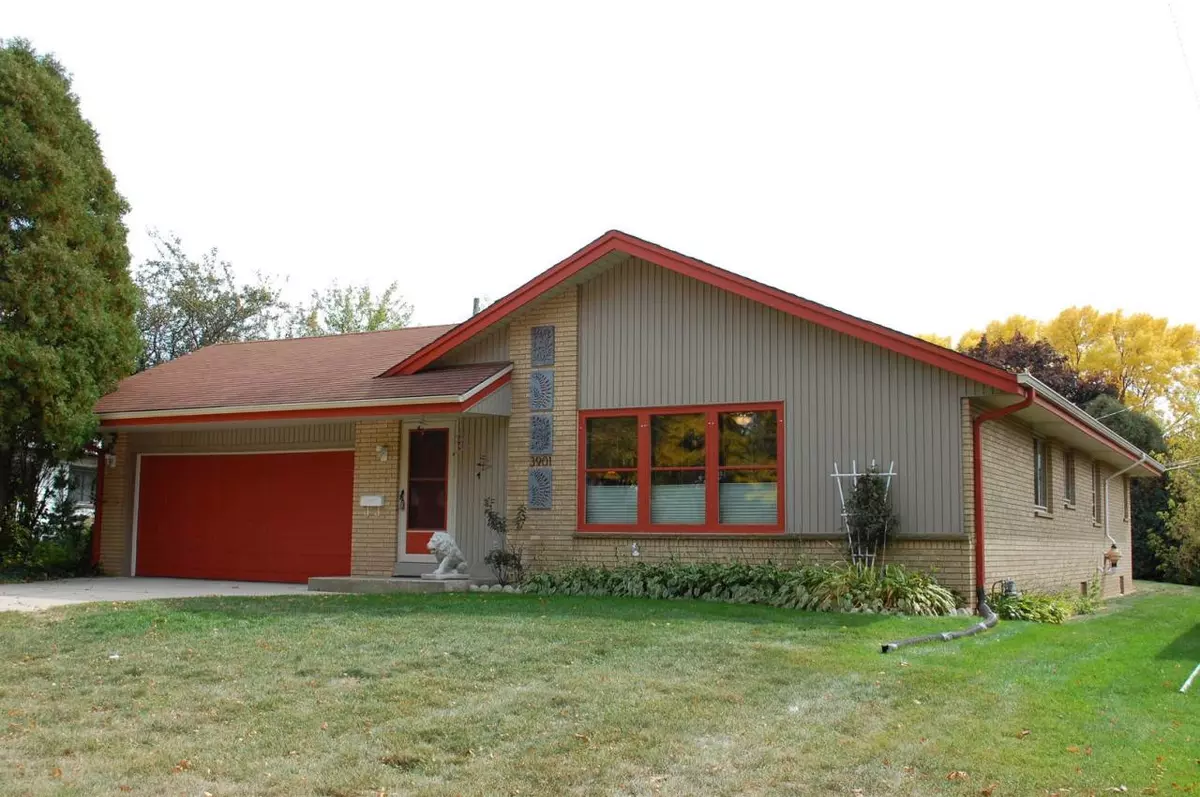 Cudahy, WI 53110,3901 E Whittaker Ave
