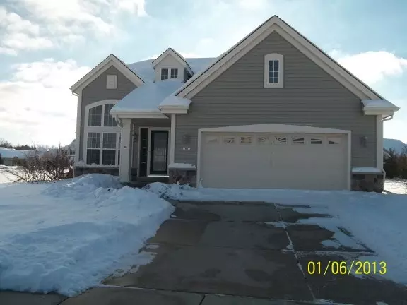 1827 Cloverview St, West Bend, WI 53095