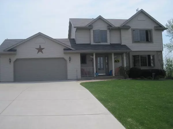 591 Overlook Pass, Farmington, WI 53021