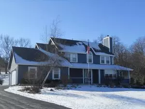 S85W32121 Jericho Rd, Mukwonago, WI 53149