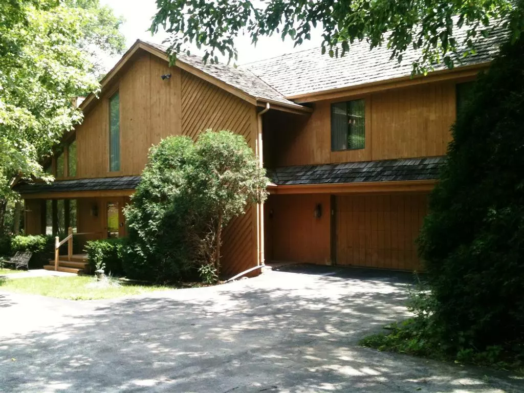 Elm Grove, WI 53122,500 Meadow Ln
