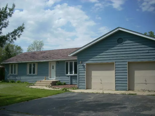 724 Country Ln, Twin Lakes, WI 53181