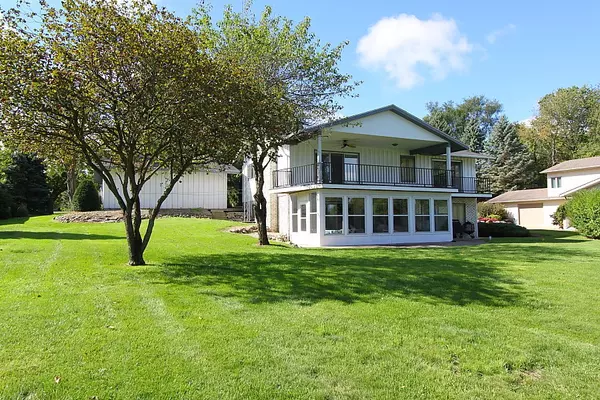 W5344 Plantation Rd, Sugar Creek, WI 53121