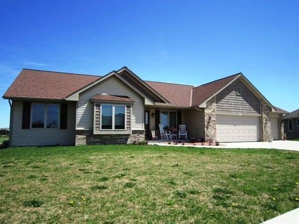 1134 Huron WAY, Hartford, WI 53027