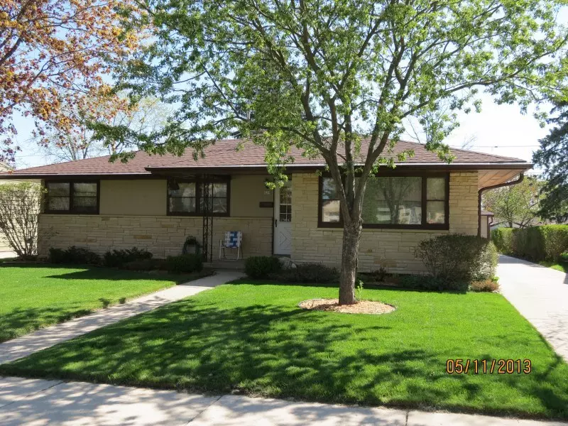 West Bend, WI 53095,939 Lincoln Dr E