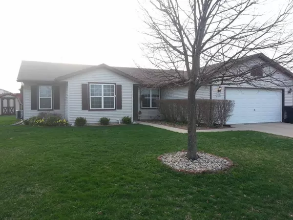 N200W16295 Pine Dr, Jackson, WI 53037