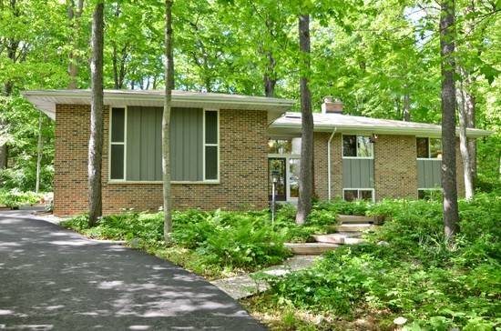 1928 Fairhaven Dr, Grafton, WI 53012
