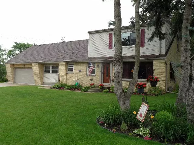 Greenfield, WI 53220,7821 W Whitaker Ave