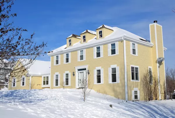 W291N3868 Round Hill Cir, Delafield, WI 53072