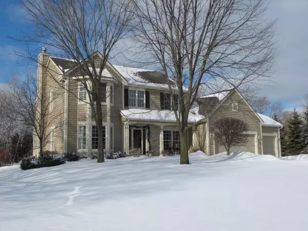 5515 S Andrae Dr, New Berlin, WI 53151