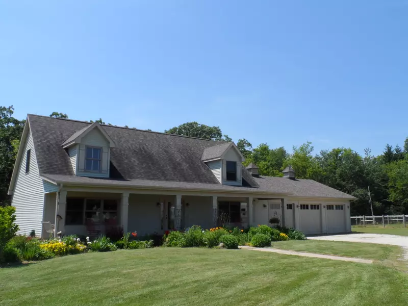 4734 Schoen Rd, Dover, WI 53182