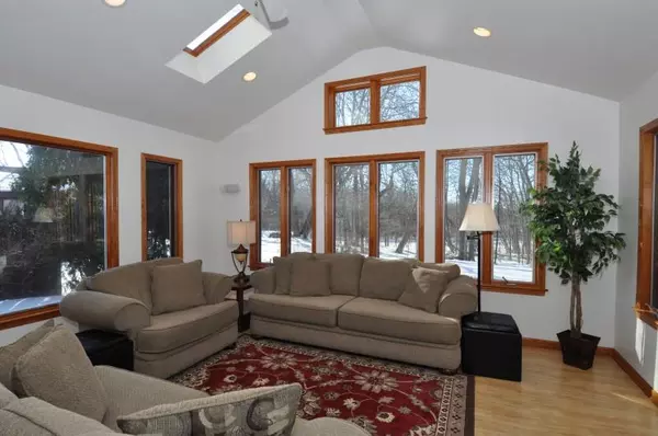 Greendale, WI 53129,5805 Sugarbush LN