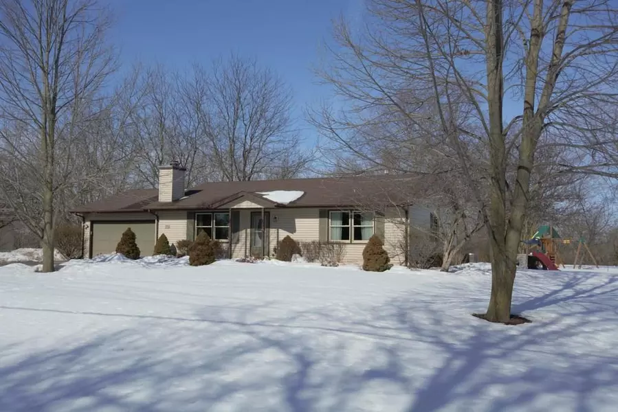 W349N5583 Lake Dr, Oconomowoc, WI 53066