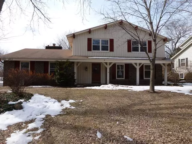 W222N2817 Foxwood Ln, Pewaukee, WI 53186