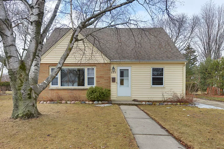 West Bend, WI 53095,980 Lincoln Dr E