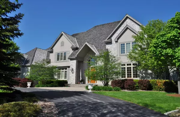 11409 N Justin Dr, Mequon, WI 53092