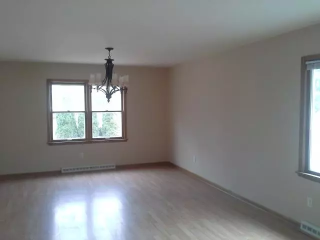 Mequon, WI 53092,12610 N Jonquil Ct