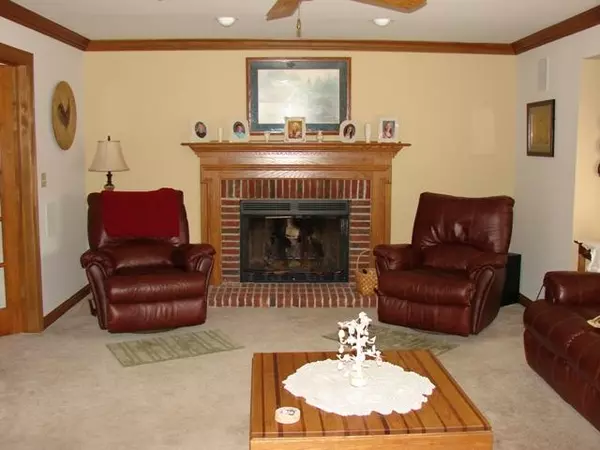 Oak Creek, WI 53154,9811 S Deerpath Dr