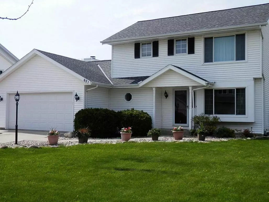 Oak Creek, WI 53154,621 E Andrew Ct