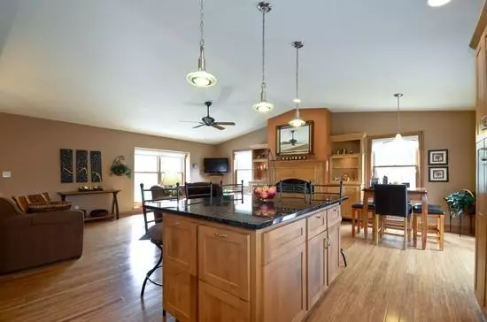 1297 Trail Way Dr, Grafton, WI 53024