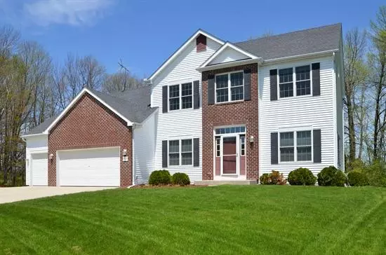 530 Lilac Dr, Saukville, WI 53024