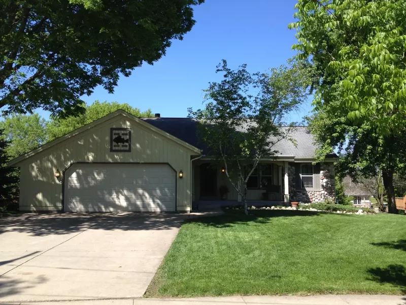 519 High St, Pewaukee, WI 53072