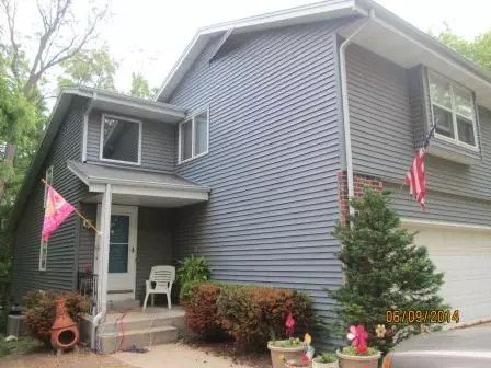 Delafield, WI 53018,825 Main St Unit 827