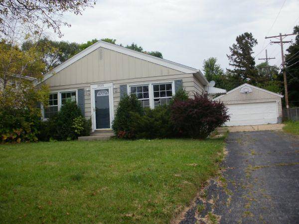 10028 W Courtland Ave, Wauwatosa, WI 53225