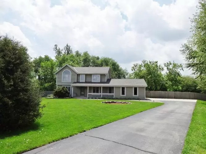 S92W35325 Barbary Ct, Eagle, WI 53119