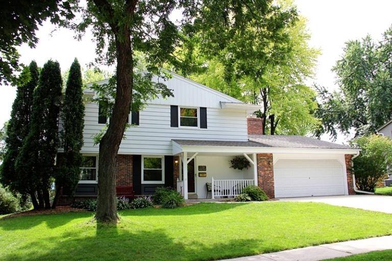 N72W5761 Appletree Ln, Cedarburg, WI 53012