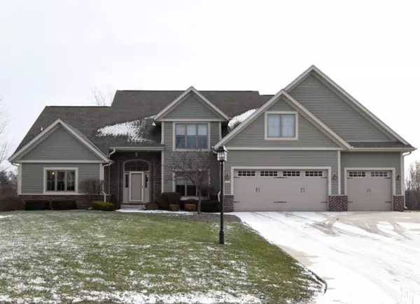 13025 Winterberry Way, New Berlin, WI 53151