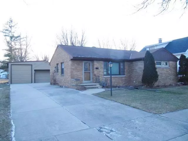 1232 Lawe St, Green Bay, WI 54302