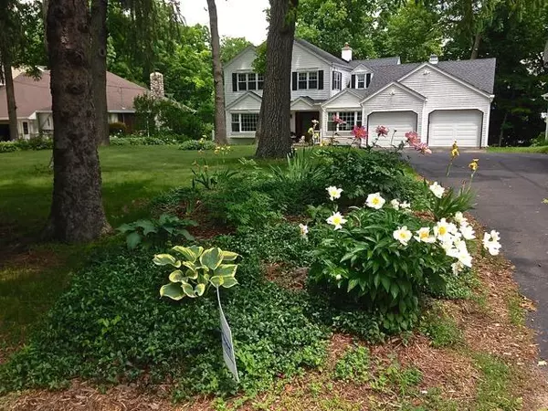 3336 Nagawicka Ave, Delafield, WI 53018