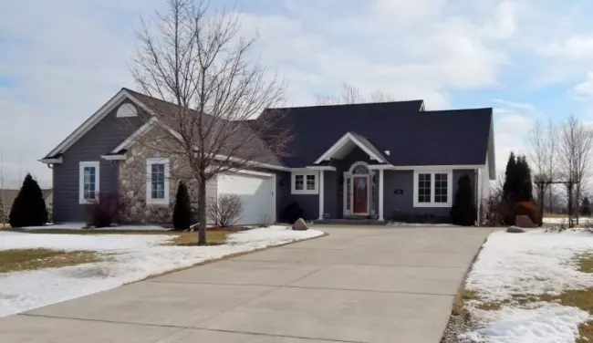 Slinger, WI 53086,630 Hunters Crossing Ct