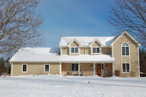 11616 N Lantern Ln, Mequon, WI 53092
