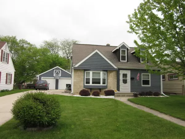 1013 8th Ave, Grafton, WI 53024